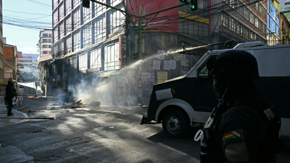 Miles de mineros paralizan La Paz y chocan con polic&iacute;as en una protesta contra el gobierno boliviano