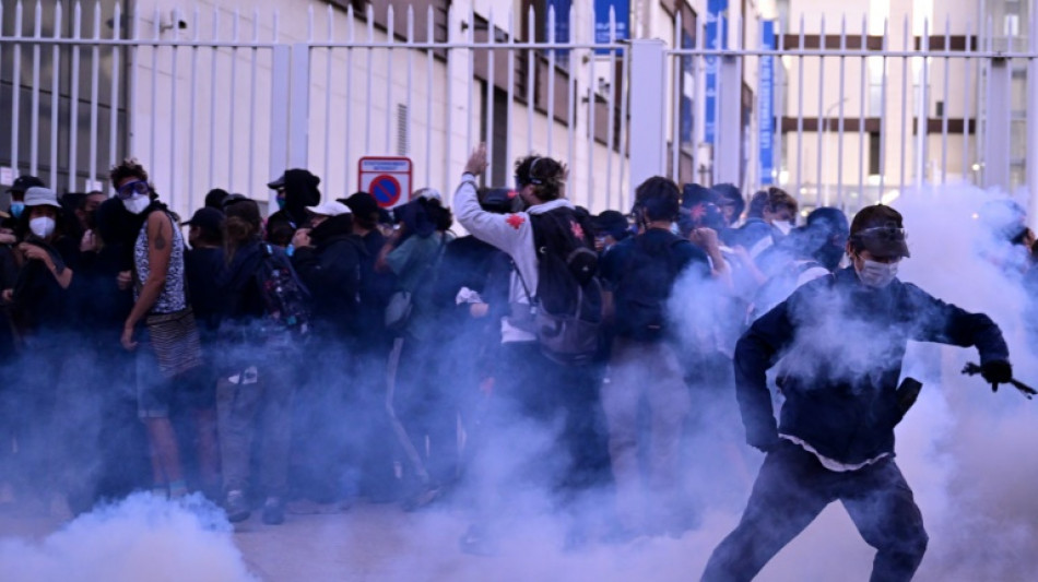 Vid&eacute;o d'une femme violent&eacute;e par la police &agrave; Marseille: le parquet ouvre une enqu&ecirc;te