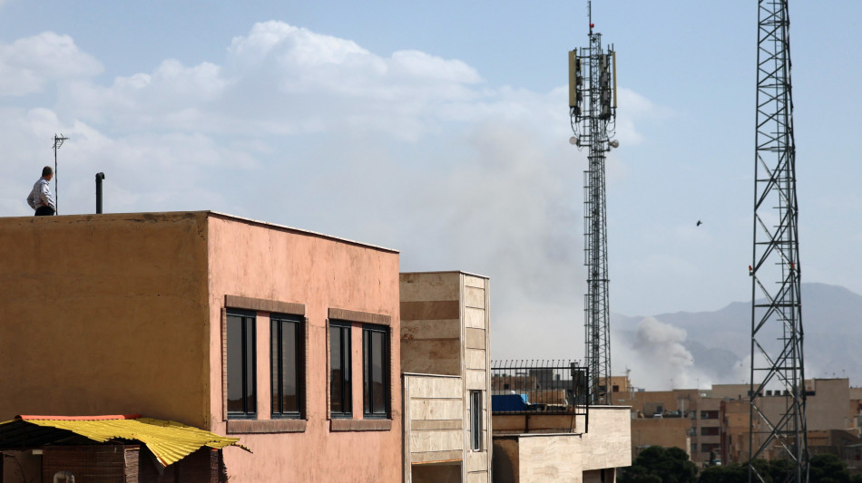 Idf, colpiti centinaia di obiettivi nell'Iran occidentale