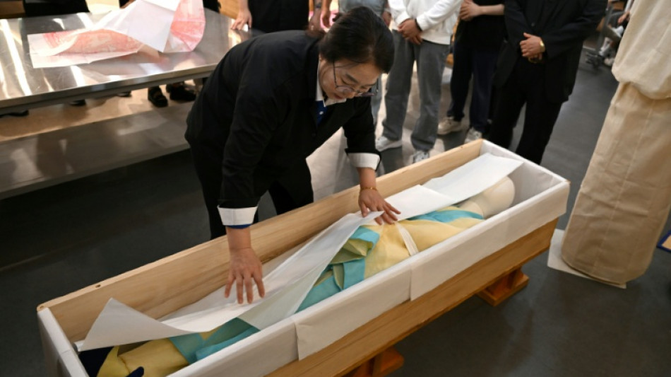 Morte se torna um neg&oacute;cio rent&aacute;vel em uma Coreia do Sul envelhecida e solit&aacute;ria