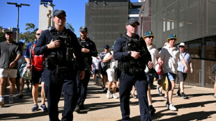 Players pay tribute to Bondi victims at Ashes Test