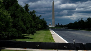 Trump critica a fiscal por retirar la demanda en el caso del estanque reflectante en Washington