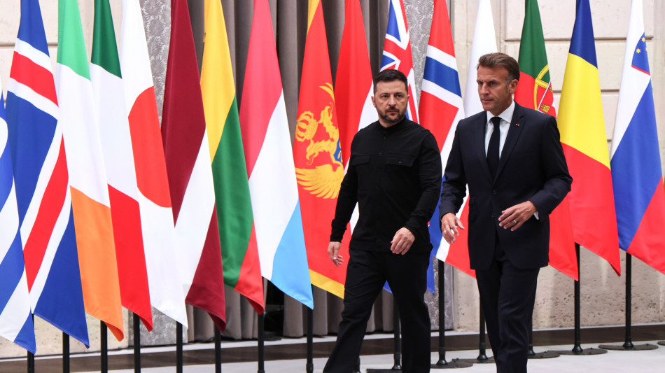 Zelensky, stiamo dando concretezza a garanzie di sicurezza