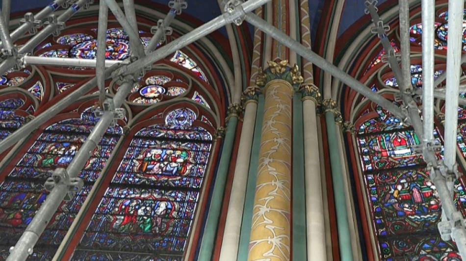 Sur le chantier de Notre-Dame, une douche de lumi&egrave;re et de couleurs