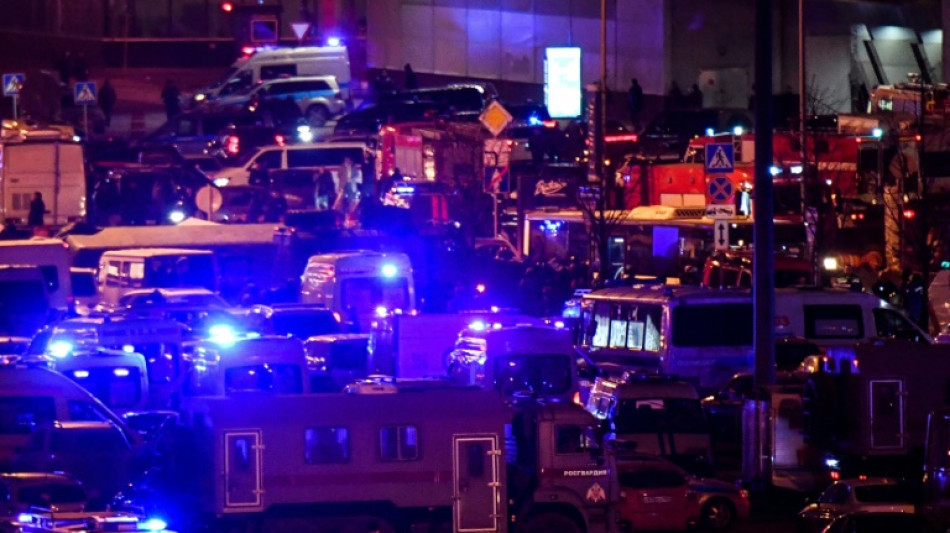 M&aacute;s de 60 muertos en ataque en sala de conciertos de Mosc&uacute; reivindicado por grupo EI