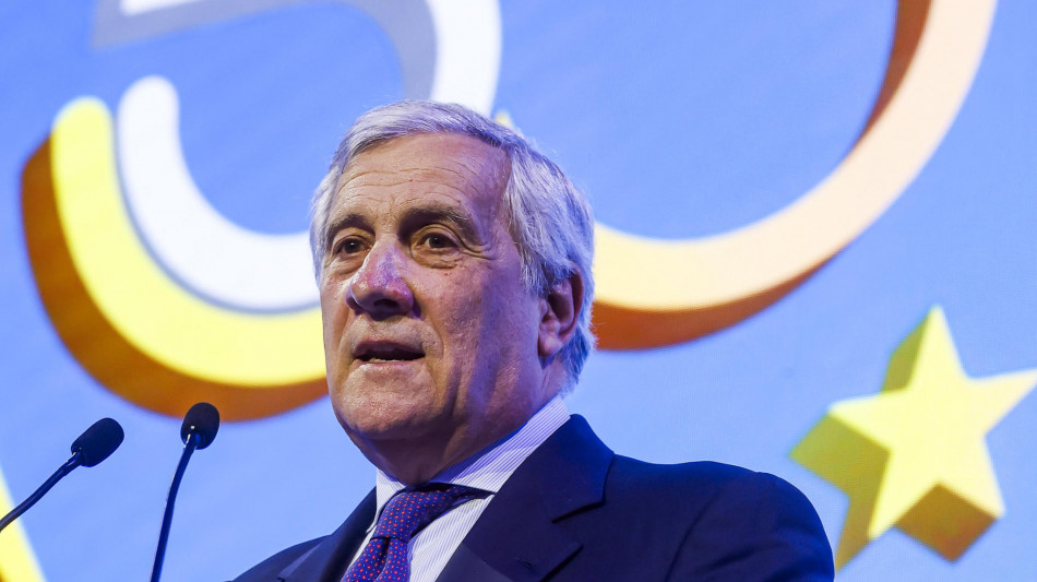 Tajani, contrario a ipotesi uscita unilaterale da patto stabilit&agrave; per crisi energia