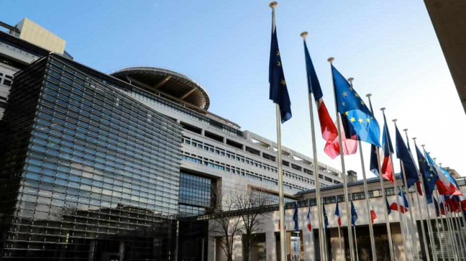 Les chiffres de la dette attendus jeudi en pleine quête d'un budget