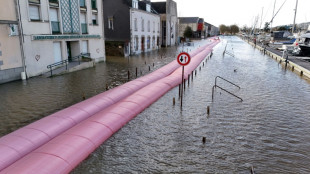 Inondations dans l'Ouest: l'eau monte moins que pr&eacute;vu, trois d&eacute;partements en vigilance rouge