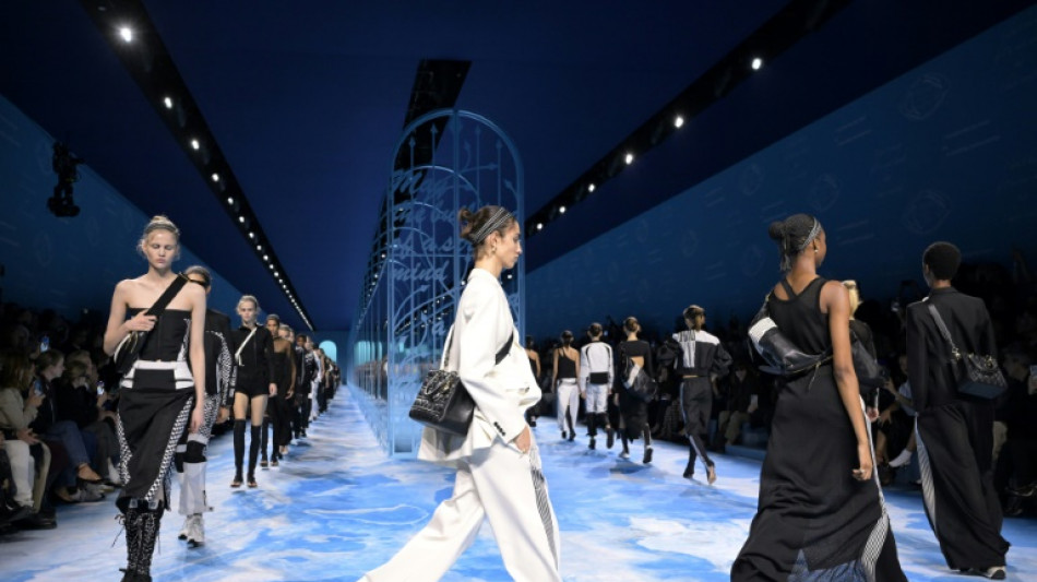 Dior rinde homenaje a las atletas con un desfile lleno de amazonas en Par&iacute;s