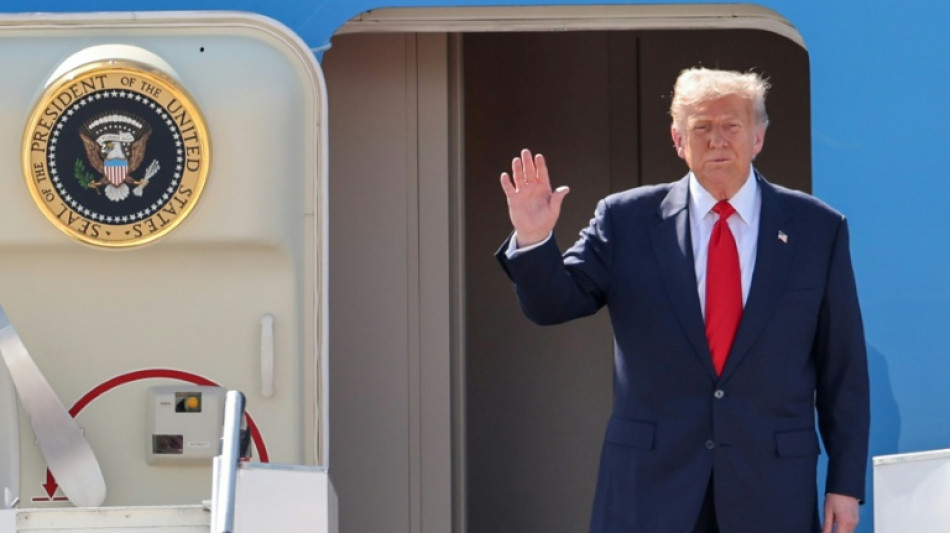 Commerce et cessez-le-feu: Trump entame sa tournée en Asie
