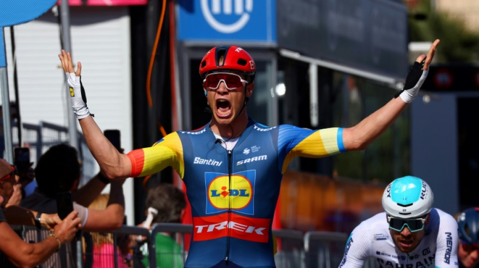 Tour d'Italie: l'Italien Milan s'impose &agrave; Andora, Pogacar reste en rose