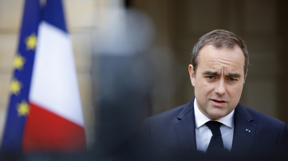 Premier Francia chiede a TotalEnergies di ridistribuire eventuali extraprofitti