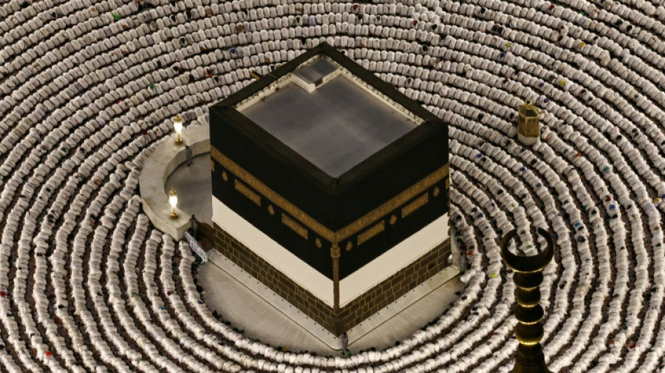 Saudi says Houthis target Mecca, warn of 'red line'
