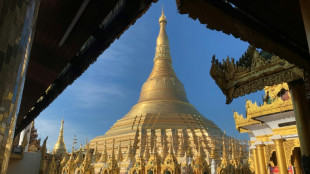 Wachen vor Myanmars größtem Heiligtum verhindern Ritus mit Sexpuppen