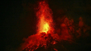 Guatemala declara alerta de "peligro" por la erupci&oacute;n del volc&aacute;n de Fuego