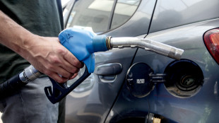 Prezzi ancora in rialzo, benzina self a 1,852 euro, gasolio a 1,935