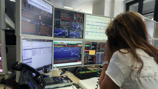 Borsa: Milano (-4%) lima il calo con ipotesi pausa dei dazi Usa