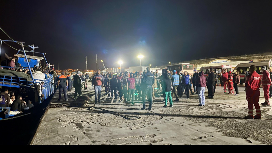 Migranti: 670 approdati a Lampedusa in 11 sbarchi