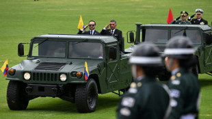 Una jueza levanta la suspensi&oacute;n de bombardeos a campamentos guerrilleros en Colombia