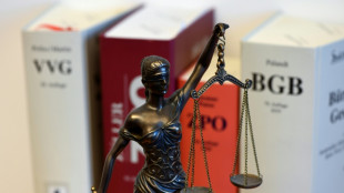 Sachsen:45-J&auml;hriger soll H&ouml;rgesch&auml;digte mit falschen Anlagen betrogen haben - Anklage