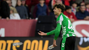 Reducen en apelaci&oacute;n la sanci&oacute;n al Sevilla por los incidentes en el derbi ante el Betis