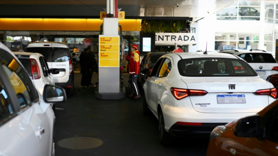 Governo argentino pressiona petroleiras em meio a protestos por falta de combust&iacute;vel