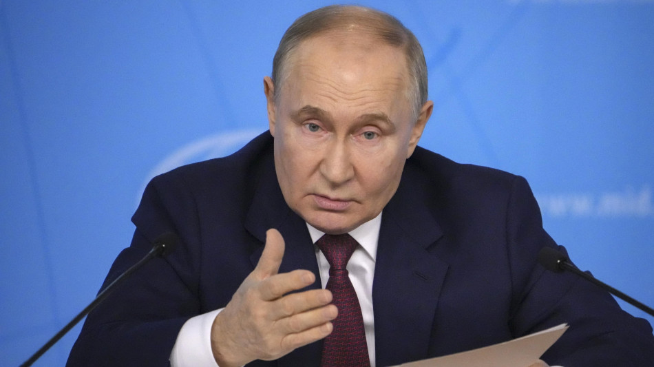 Putin, 'il riarmo della Nato non è una minaccia per la Russia'