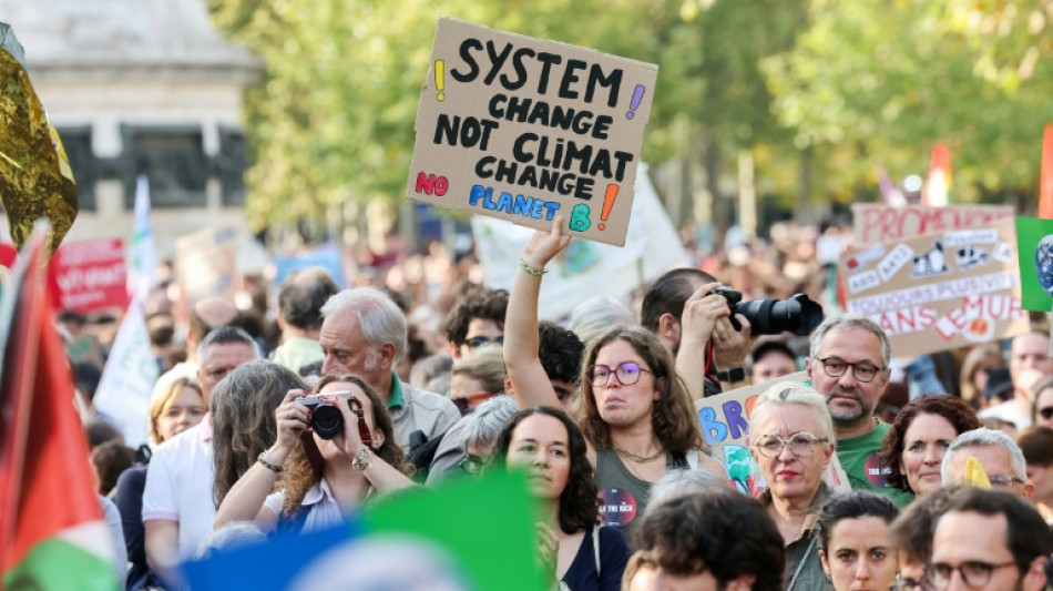 "J'ai peur pour mes enfants": des marches pour le climat partout en France