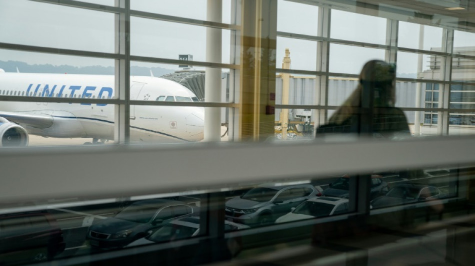 United Airlines retoma despegues tras "problema tecnol&oacute;gico"