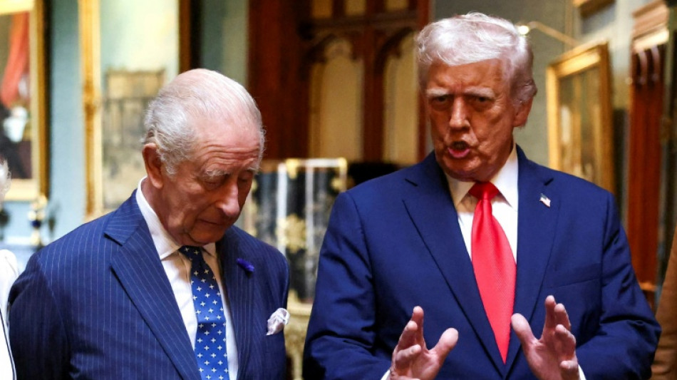 Dimite el director de museo que negó a Trump una espada para regalar a Carlos III