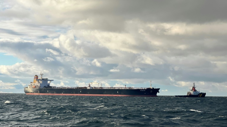 Havarierter Tanker vor Rügen wird nach Sassnitz geschleppt