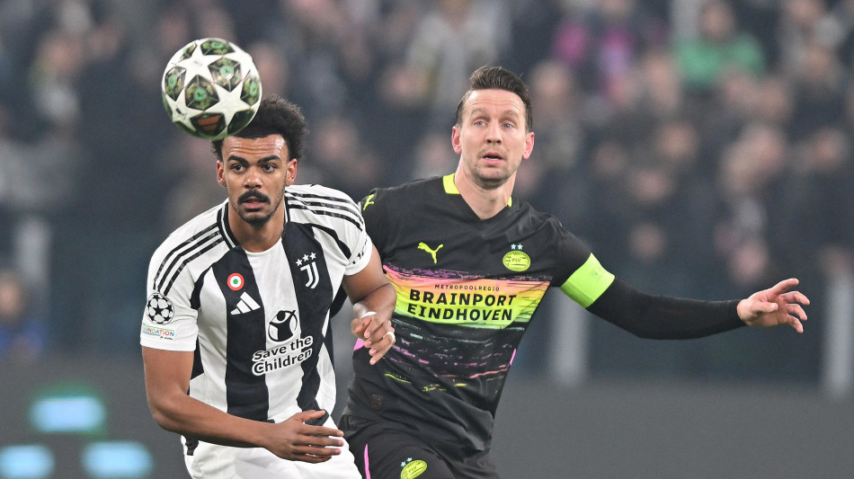 Calcio: Juve; Veiga lavora in gruppo, Gatti ancora a parte