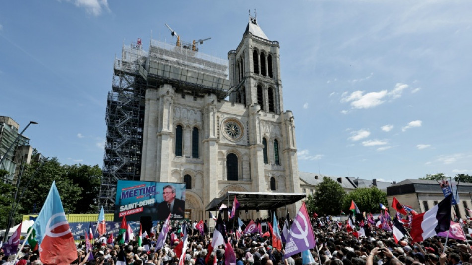 "En France, le supr&eacute;macisme est port&eacute; par le RN", accuse M&eacute;lenchon pendant son premier meeting de campagne