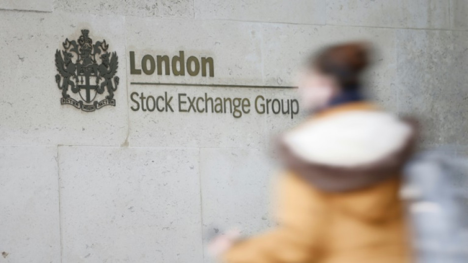 La Bourse de Londres en l&eacute;g&egrave;re hausse, en l'absence de la majorit&eacute; des places europ&eacute;ennes
