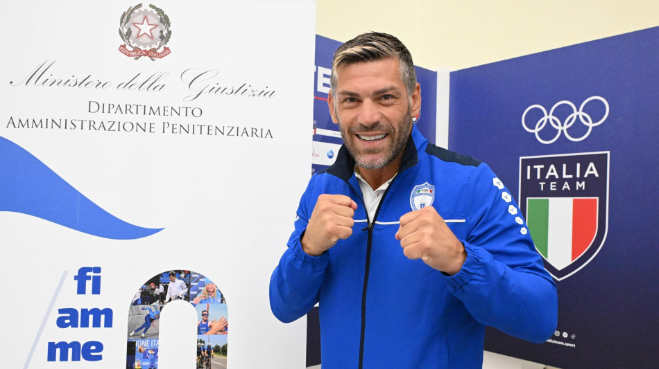 Pugilato: Clemente Russo 'non torno sul ring per soldi ma per non avere la pancetta'