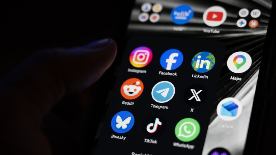 Le clipping, puissant outil d'influence num&eacute;rique aux mains des responsables politiques
