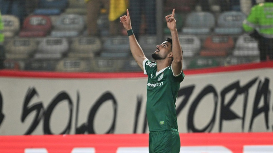 Palmeiras goleia Universitario (4-0) em Lima na ida das oitavas da Libertadores