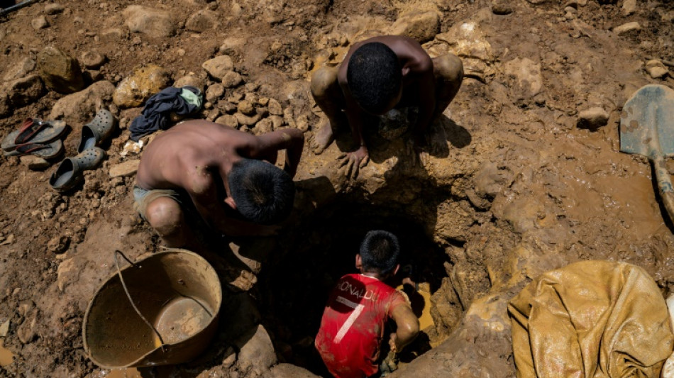 "Prefiero sacar oro que ir a la escuela", el drama de ni&ntilde;os mineros en Venezuela