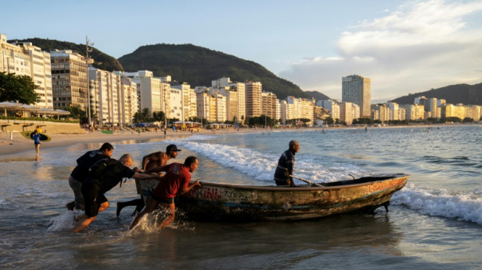 Los &uacute;ltimos pescadores artesanales de Copacabana buscan relevo