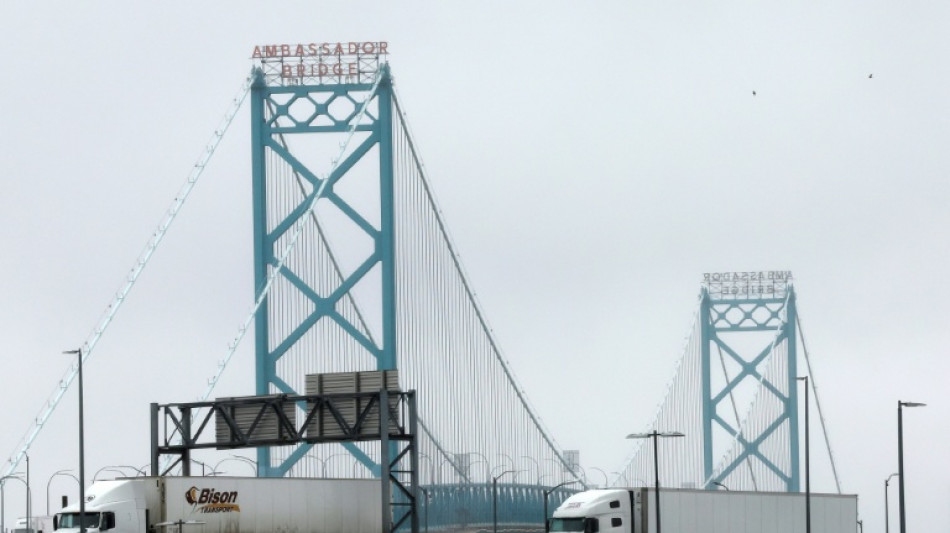 Trump amenaza con detener la apertura de un puente entre EEUU y Canad&aacute;