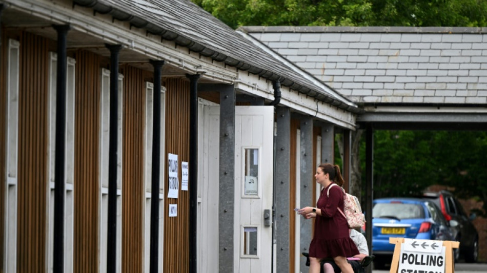 Boris Johnson se pr&eacute;pare au verdict de deux &eacute;lections partielles difficiles