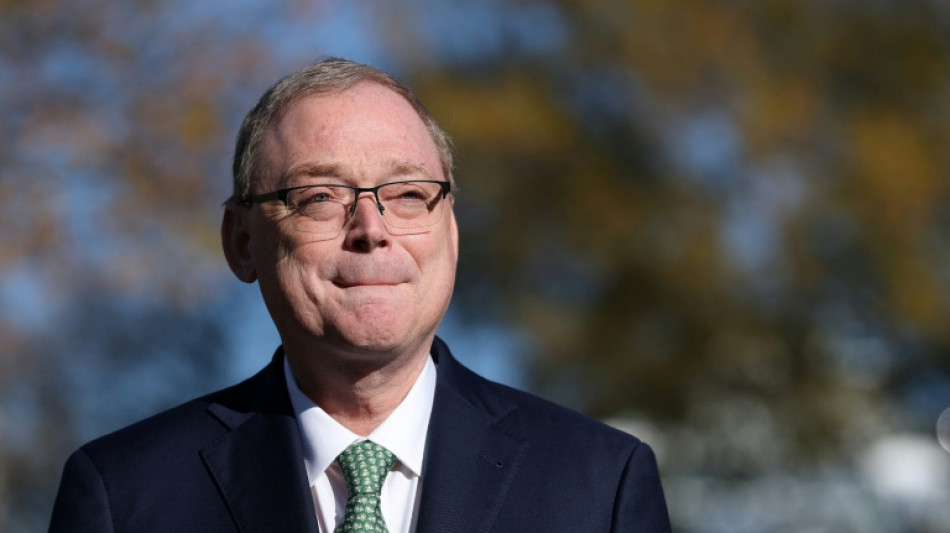 Asian stocks extend global rally as data boost rate cut hopes