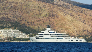 Yate del oligarca ruso Abramovich atraca en Turqu&iacute;a