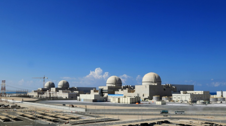 Un ataque con dron cerca de una central nuclear de Emiratos desata un incendio
