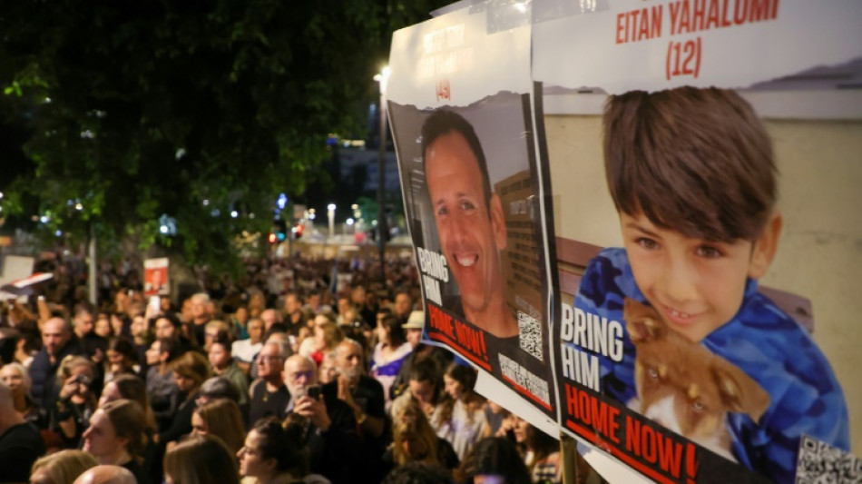 El exreh&eacute;n franco-israel&iacute; de 12 a&ntilde;os vivi&oacute; "horrores" durante su cautiverio en Gaza , afirma su t&iacute;a