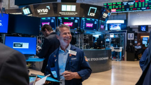 Wall Street ouvre en hausse, rassur&eacute;e sur l'inflation et dop&eacute;e par la tech