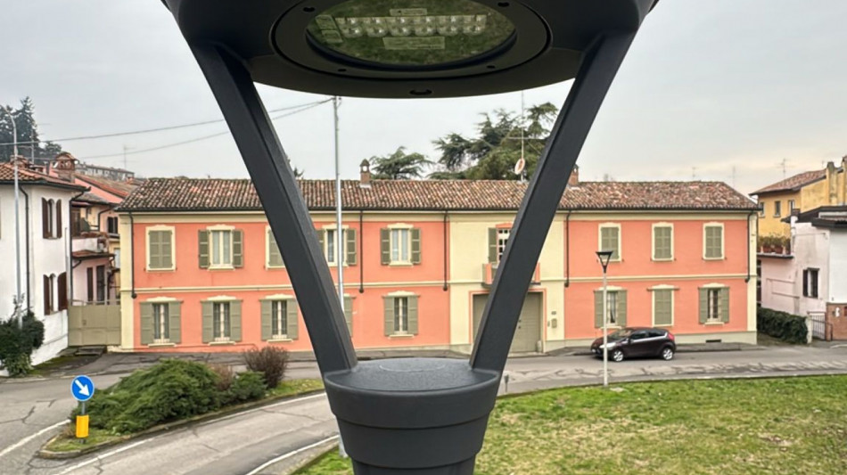 A2a, progetto pilota di illuminazione pubblica con plastica riciclata