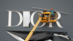 Schiaparelli abre los desfiles de alta costura en Par&iacute;s y Dior centra todas las miradas