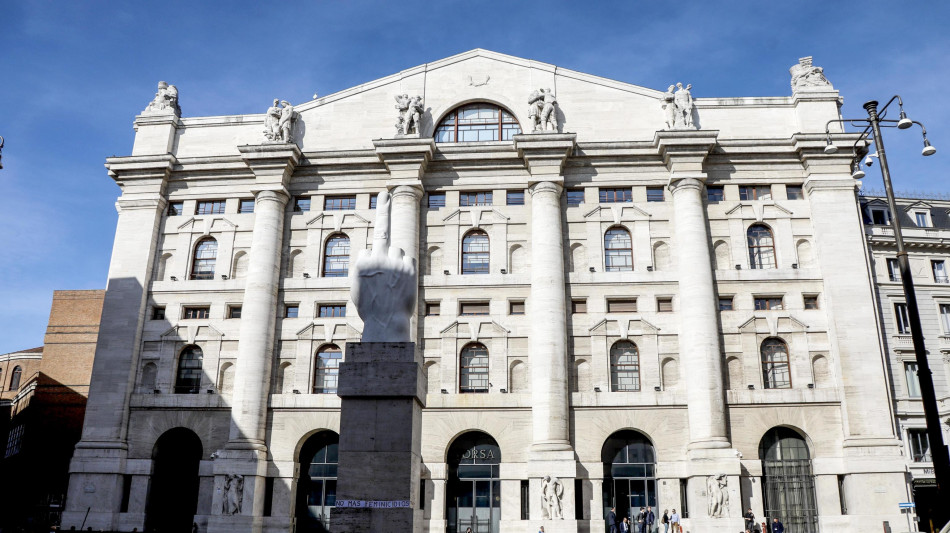 Borsa: Milano positiva (+1%) dopo Wall street, scende lo spread
