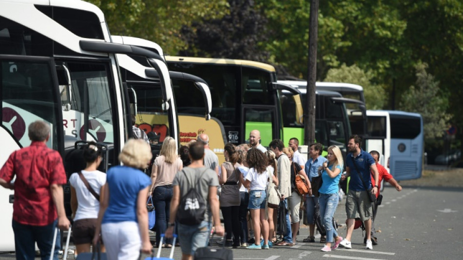 Les gares routi&egrave;res fran&ccedil;aises, fardeau des "cars Macron"